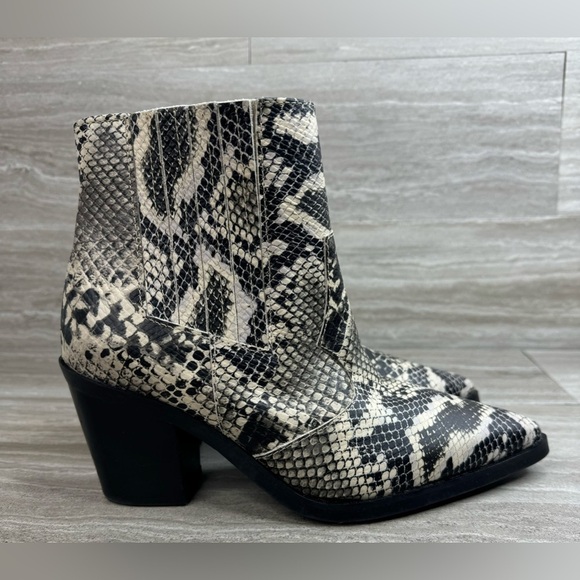 Blondo Shoes - NEW! Blondo Snakeskin Stack Heel Side Zip Waterproof Boots Womens Size 7.5